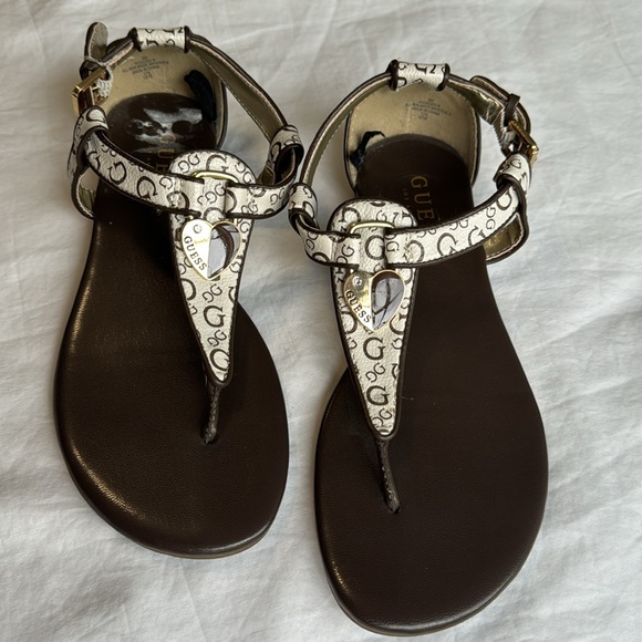 Guess Sandals size 6 - Picture 1 of 8